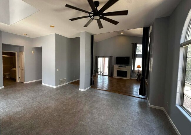 Foto del edificio - 1485 Ram Canyon Dr