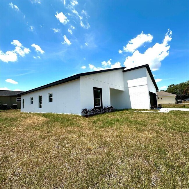 Building Photo - 1618 Redfin Dr