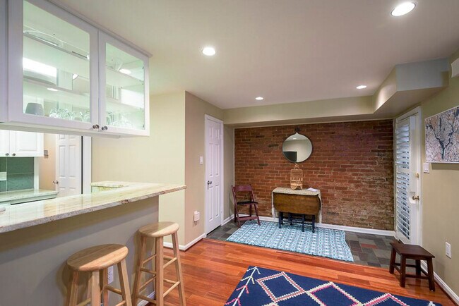 Foto del edificio - 1001 New Hampshire Ave NW