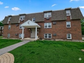 Building Photo - 870 Haverhill St