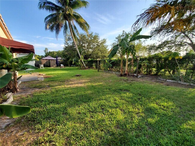 Building Photo - 2458 SW 106th Ave