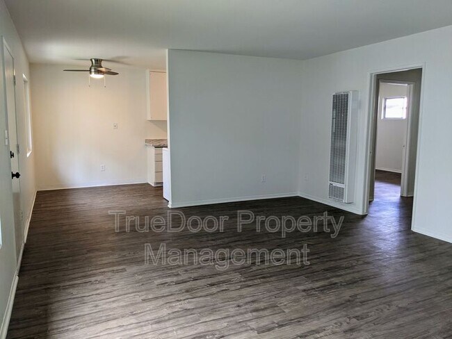 Building Photo - 4464 Howard Ave