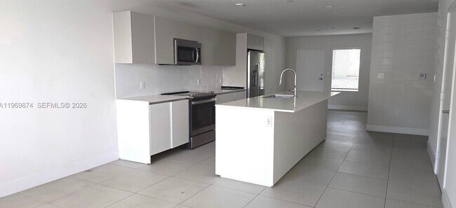 Foto del edificio - 2535 NE 193rd St