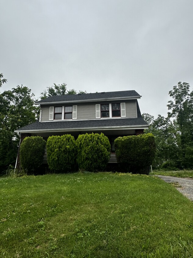 Primary Photo - 532 W Ravenwood Ave