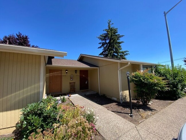 Building Photo - 671 Glen Creek Rd NW