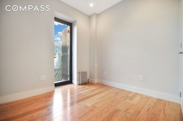 Building Photo - 175 E 105th St