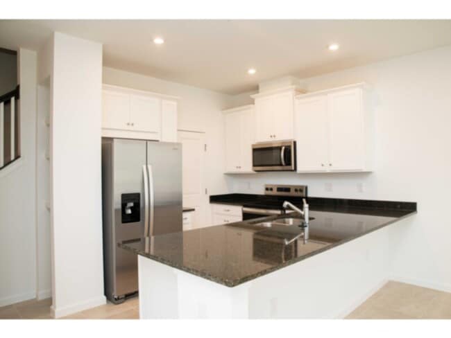 Building Photo - Brand New 3 bed 2.5 bath Townhome