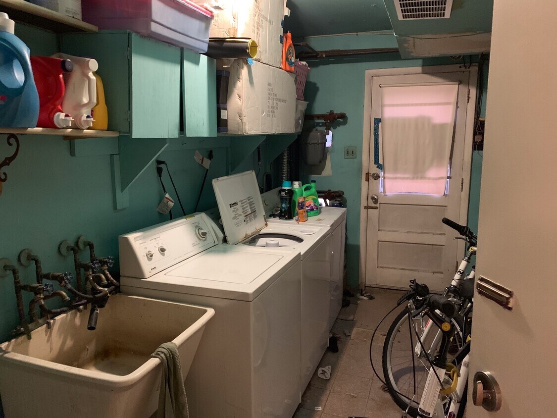 Foto principal - 1620 Loney St