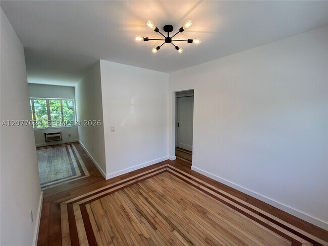 Foto del edificio - 145 NE 82nd St