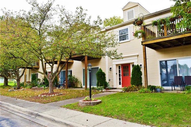 Building Photo - 924 Chestnut Hill Dr