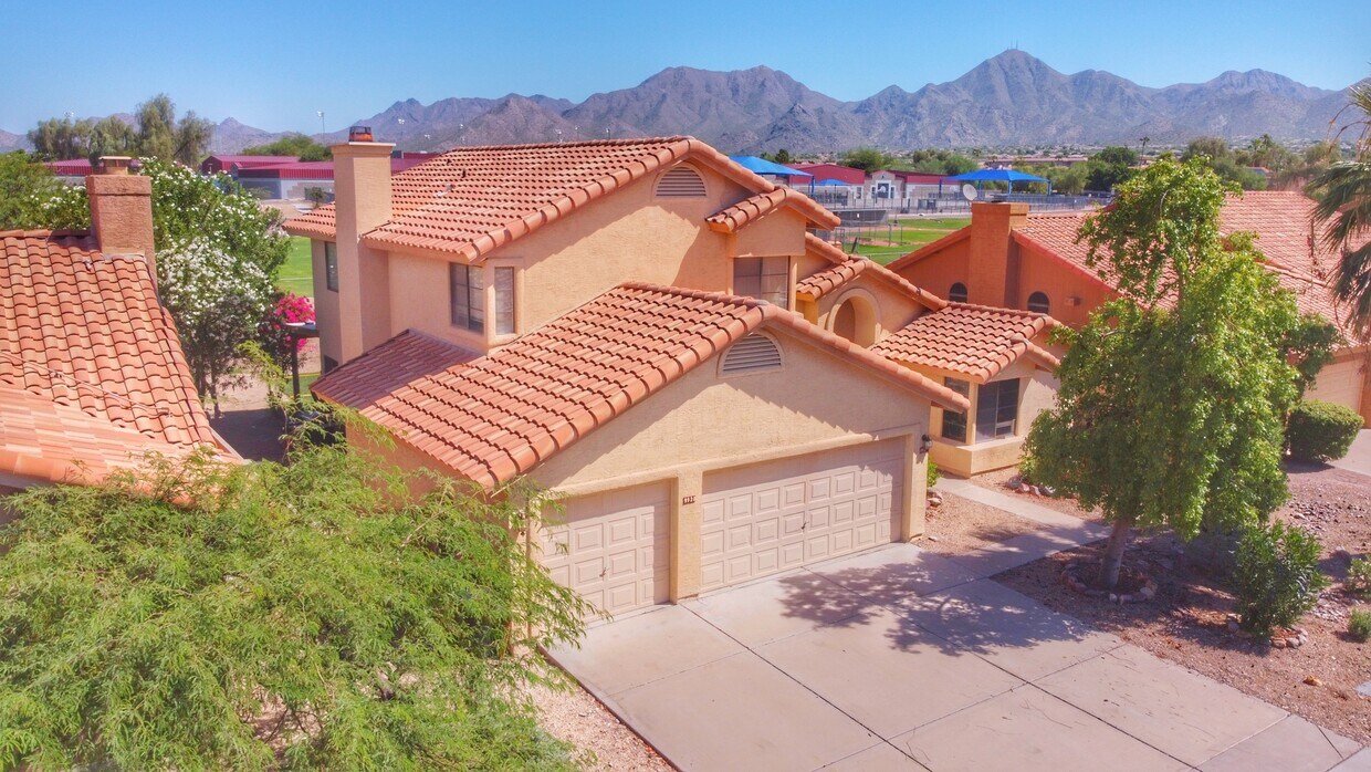 Primary Photo - 9920 E Sutton Dr