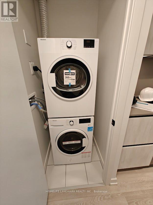 Building Photo - 35 Parliament St