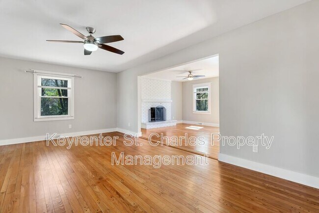 Foto del edificio - 600 Riverview Ln