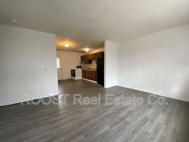 Foto del edificio - 847-849 E Northern Ave