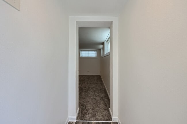Foyer - 3740 S Delaware St