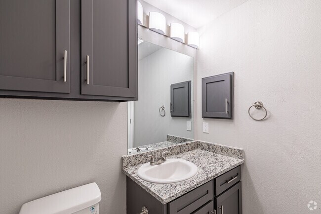 1BR, 1BA - 648 SF - z - Historical - Vistas Two 52