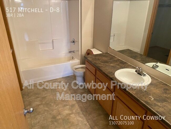 Building Photo - 517 Mitchel