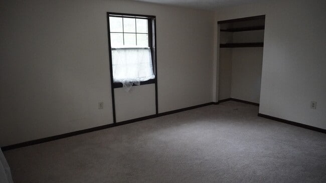 Foto del edificio - 53 Swanson Ct