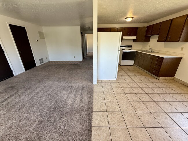 Building Photo - 326 W 450 N