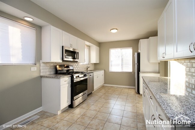 Foto del edificio - 1355 Balmoral Ave.