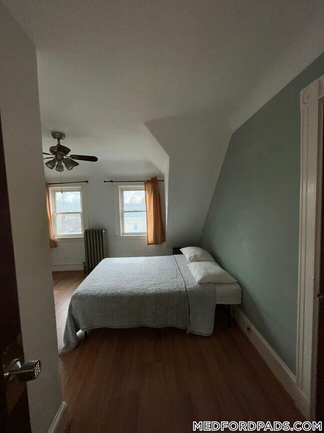 Foto del edificio - 124 Forest St