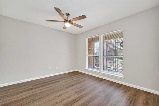 Building Photo - 12227 W Village Dr