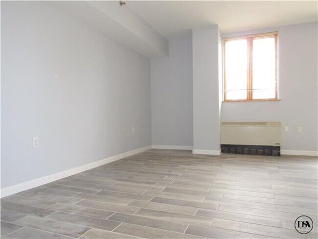 Building Photo - 6347 Booth St