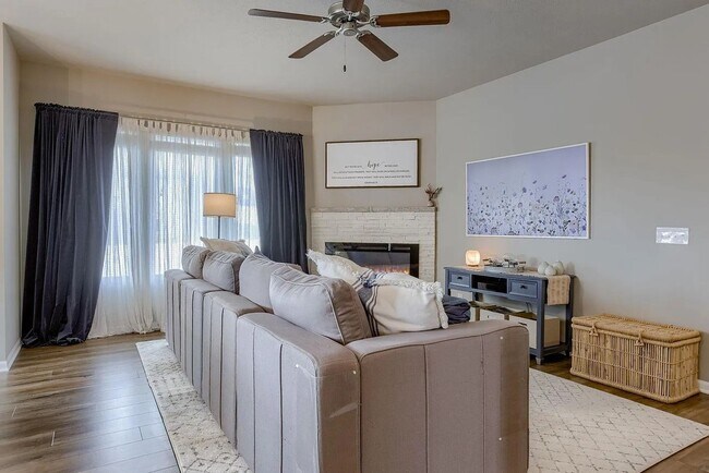 Foto del edificio - Hyda Hills Ranch For Rent Near Offutt AFB