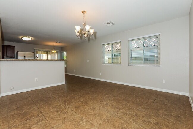 Building Photo - 5336 E Flower Ave