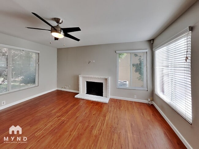 Building Photo - 10565 Caminito Flores