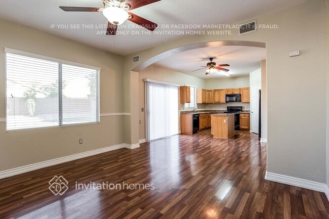 Building Photo - 10660 E Portobello Ave