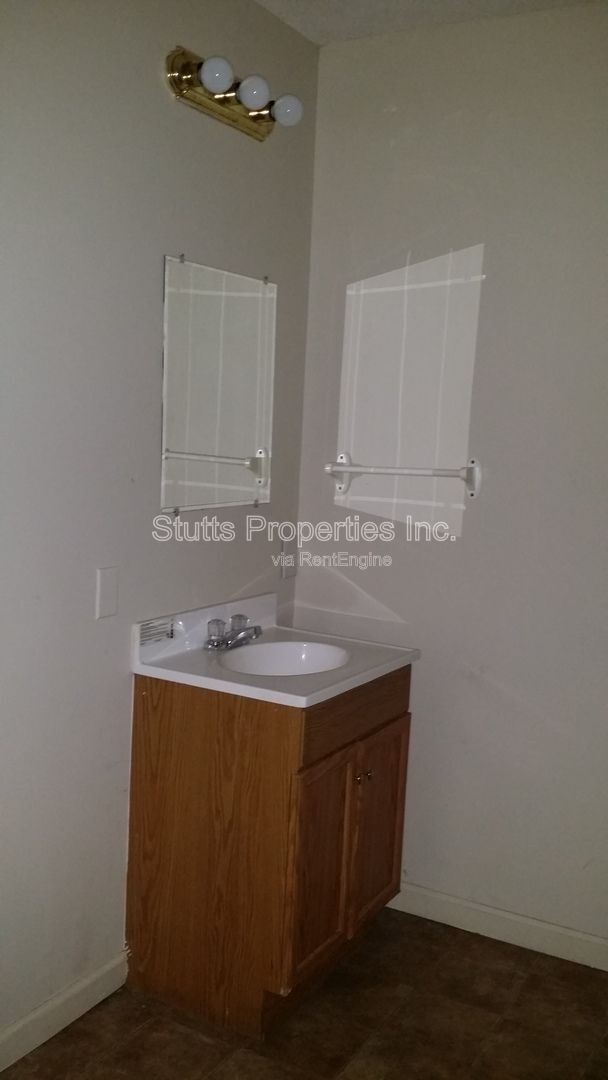 Foto del edificio - 1209 E Limestone St