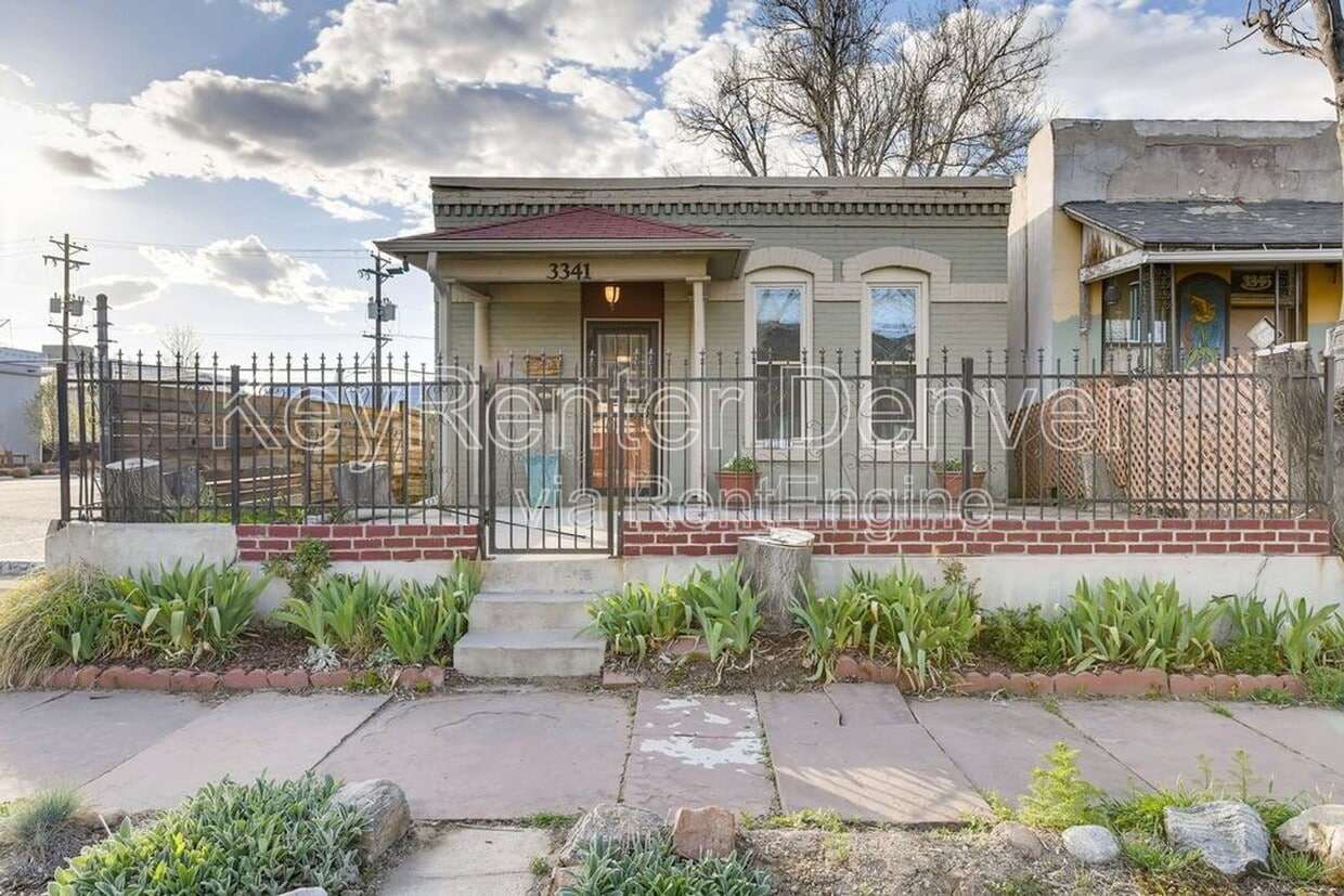 Photo - 3341 Lawrence St