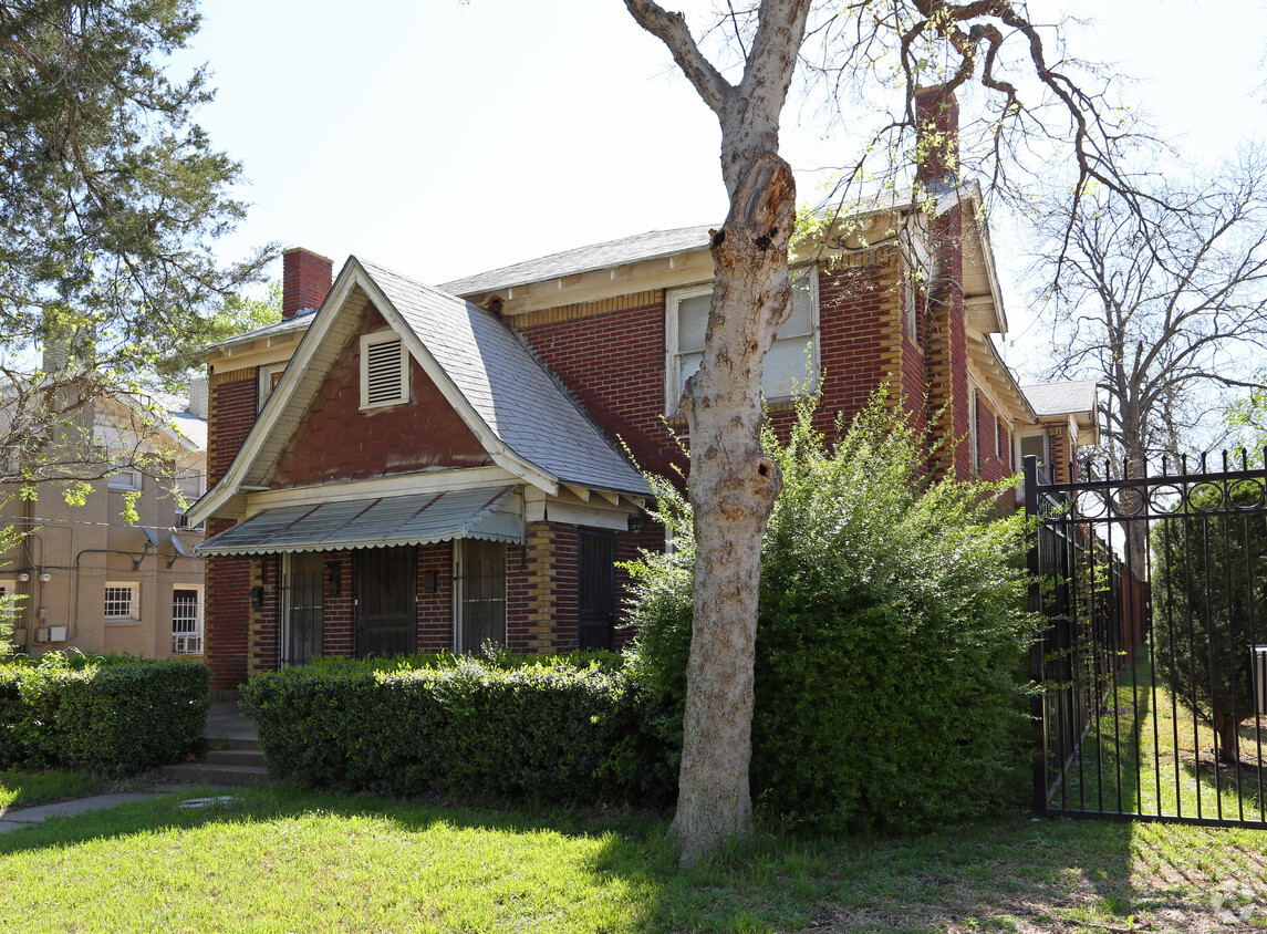 Building Photo - 4112-4114 Junius St