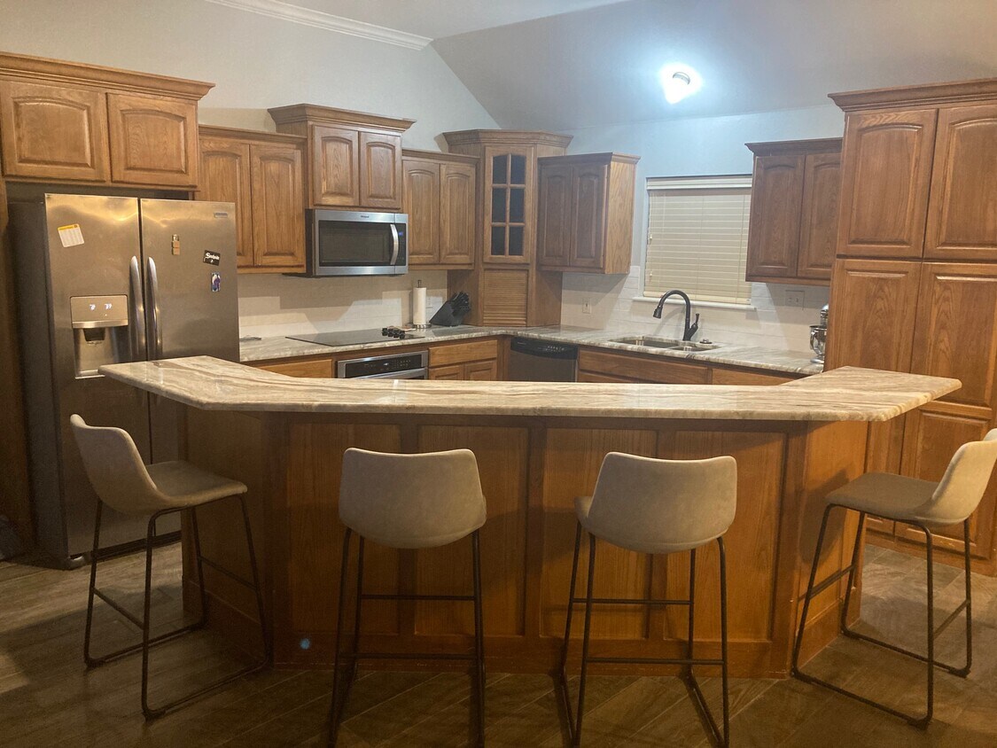 Foto del edificio - 112 AJ Blvd