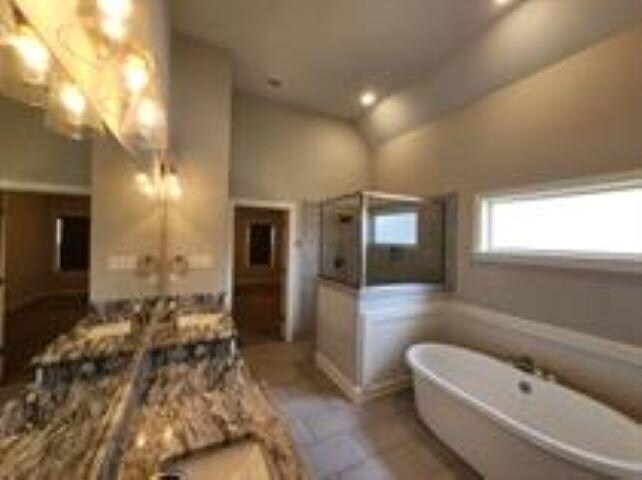 Building Photo - 6440 Clarkson Cir E