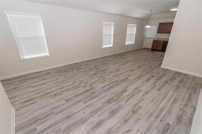 Foto del edificio - 5403 Plantation Forest Dr