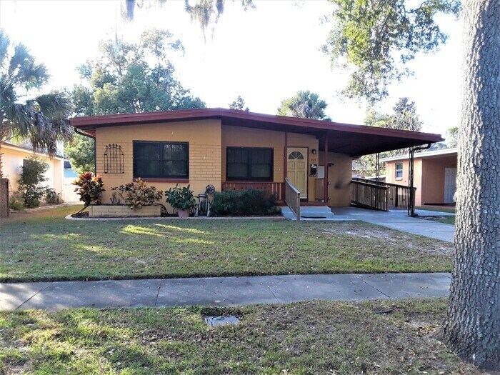 Primary Photo - 2/1.5 in Winter Park on a brick street