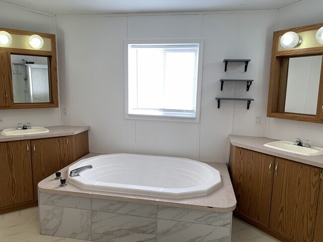 Foto del edificio - 3335 Fort Sanders Rd