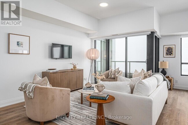 Building Photo - 36-436 Brentcliffe Rd