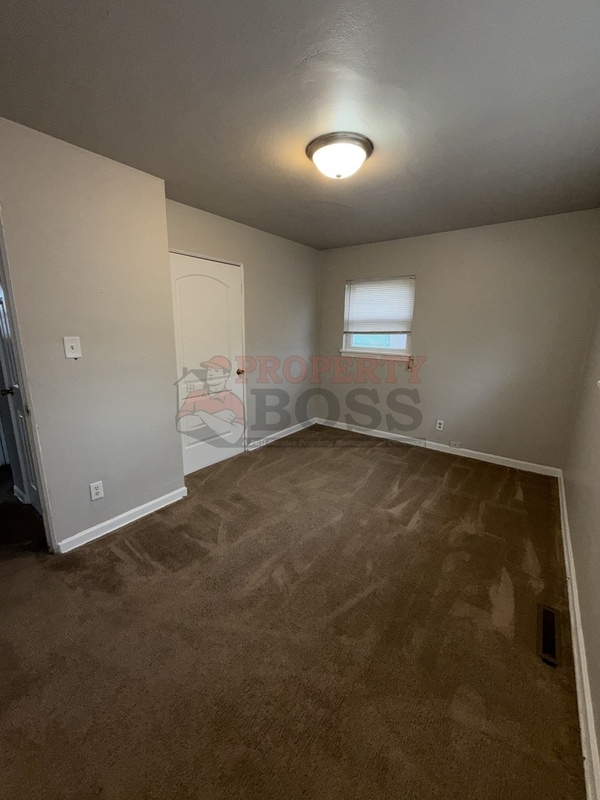 Building Photo - 816 E 35th Ct