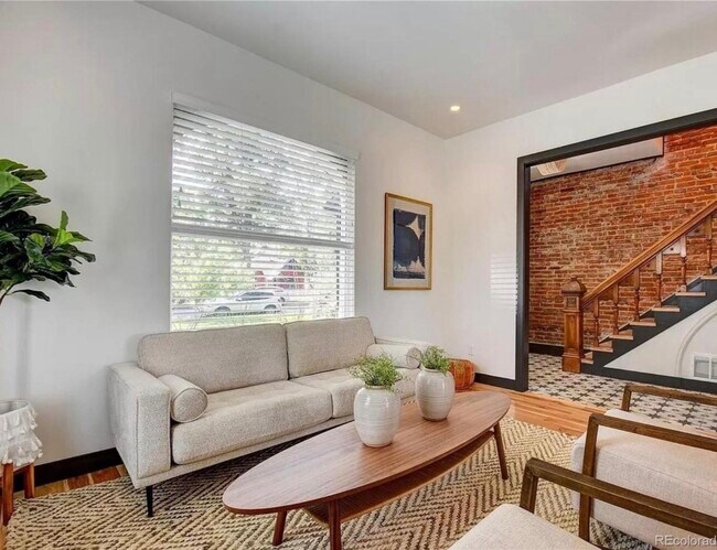 Foto del edificio - 2126 Grove St