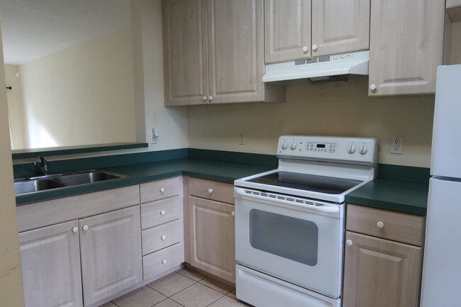 Foto del edificio - 13813  Yarmouth Drive 13815