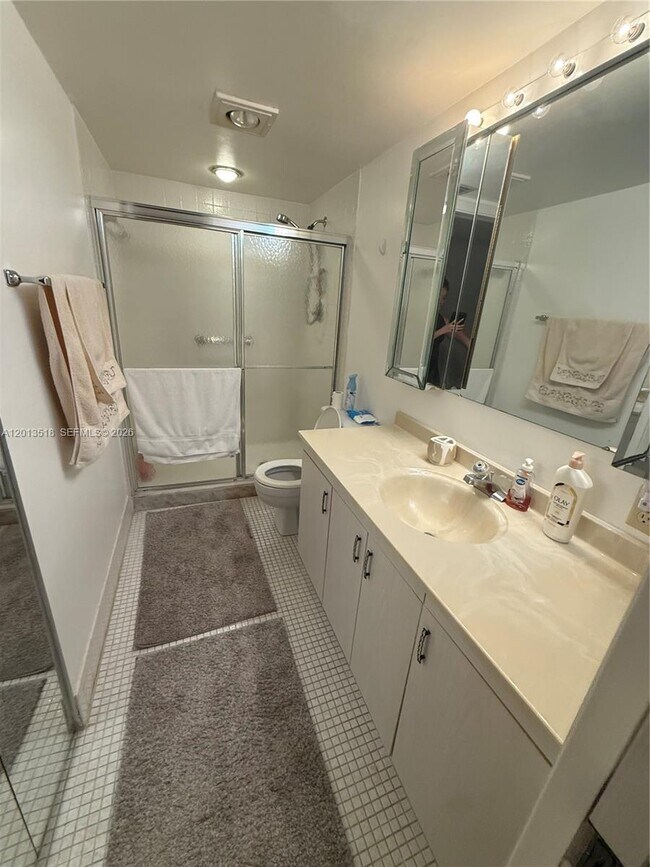 Building Photo - 4401 Martinique Ct