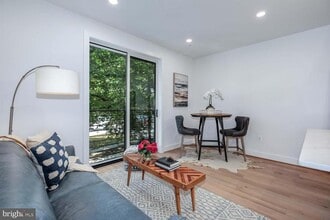 Building Photo - 2601 30th St NE