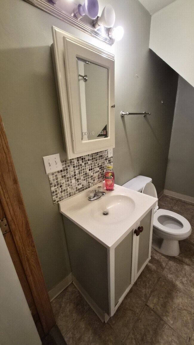 Foto del edificio - 855 Detroit Ave