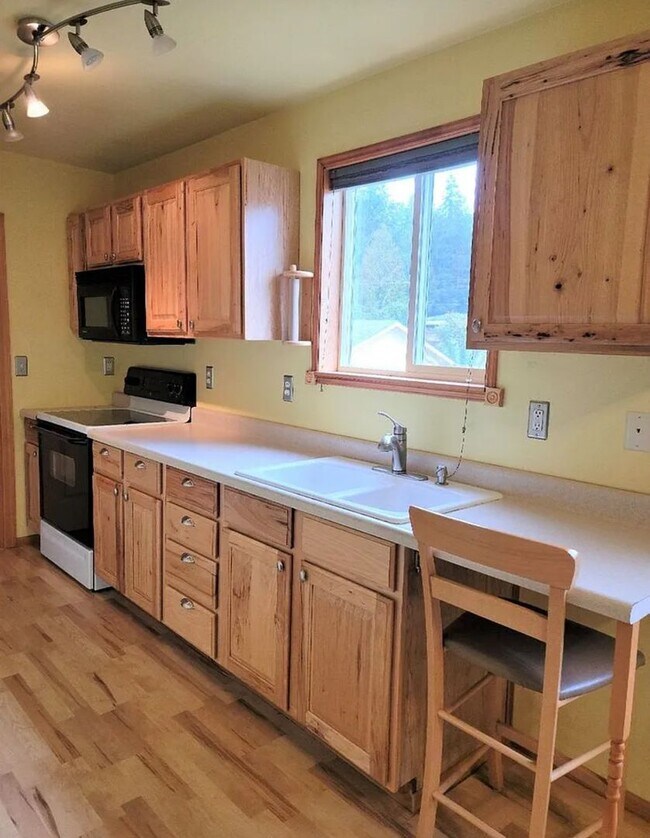 Foto del edificio - Very neat unit in Poulsbo area.