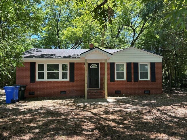 Foto del edificio - 4909 Walnut Dr