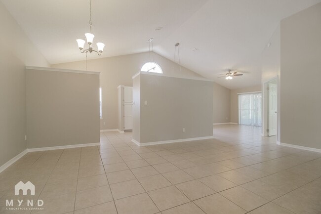 Foto del edificio - 536 Remington Oak Dr