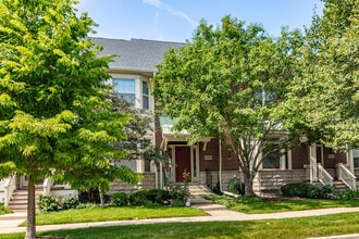 Building Photo - 2460 Violet St